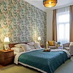 Rumbach Royal Apartman *