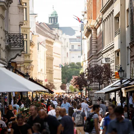 Rumbach Royal Apartment *