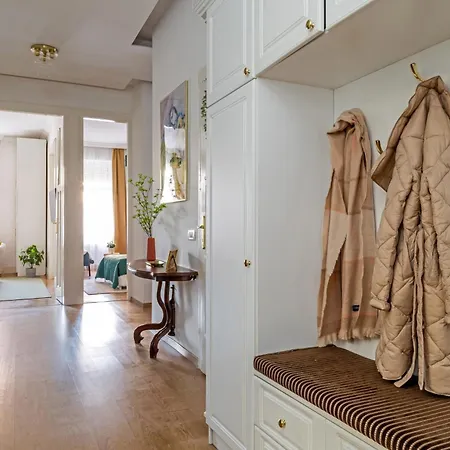 Rumbach Royal Apartment *