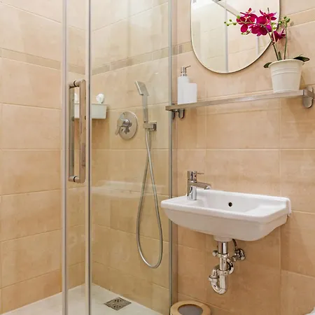 Rumbach Royal Apartment