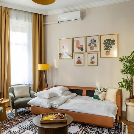 Rumbach Royal Apartment